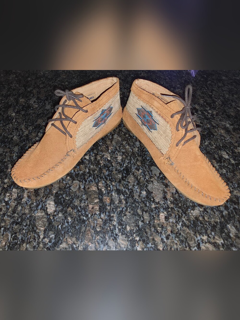 Womens Sz 10 Minnetonka Moccasins